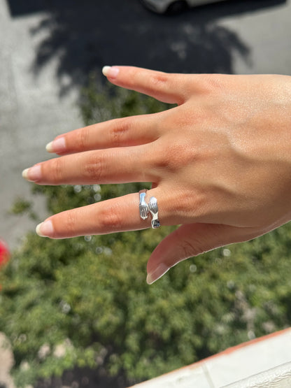 Bague en argent mains jointes