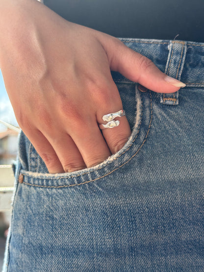 Bague en argent mains jointes