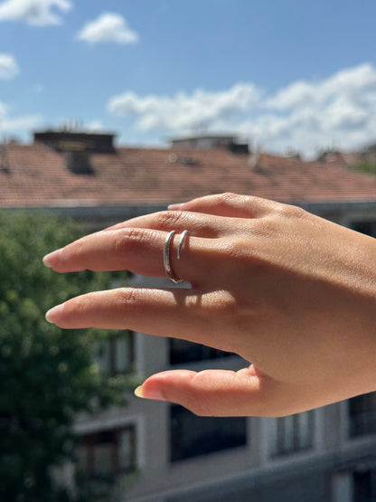 Bague en argent de l'esprit antique