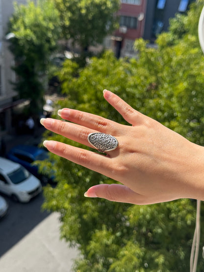 Bague en argent scintillante en nid d'abeille