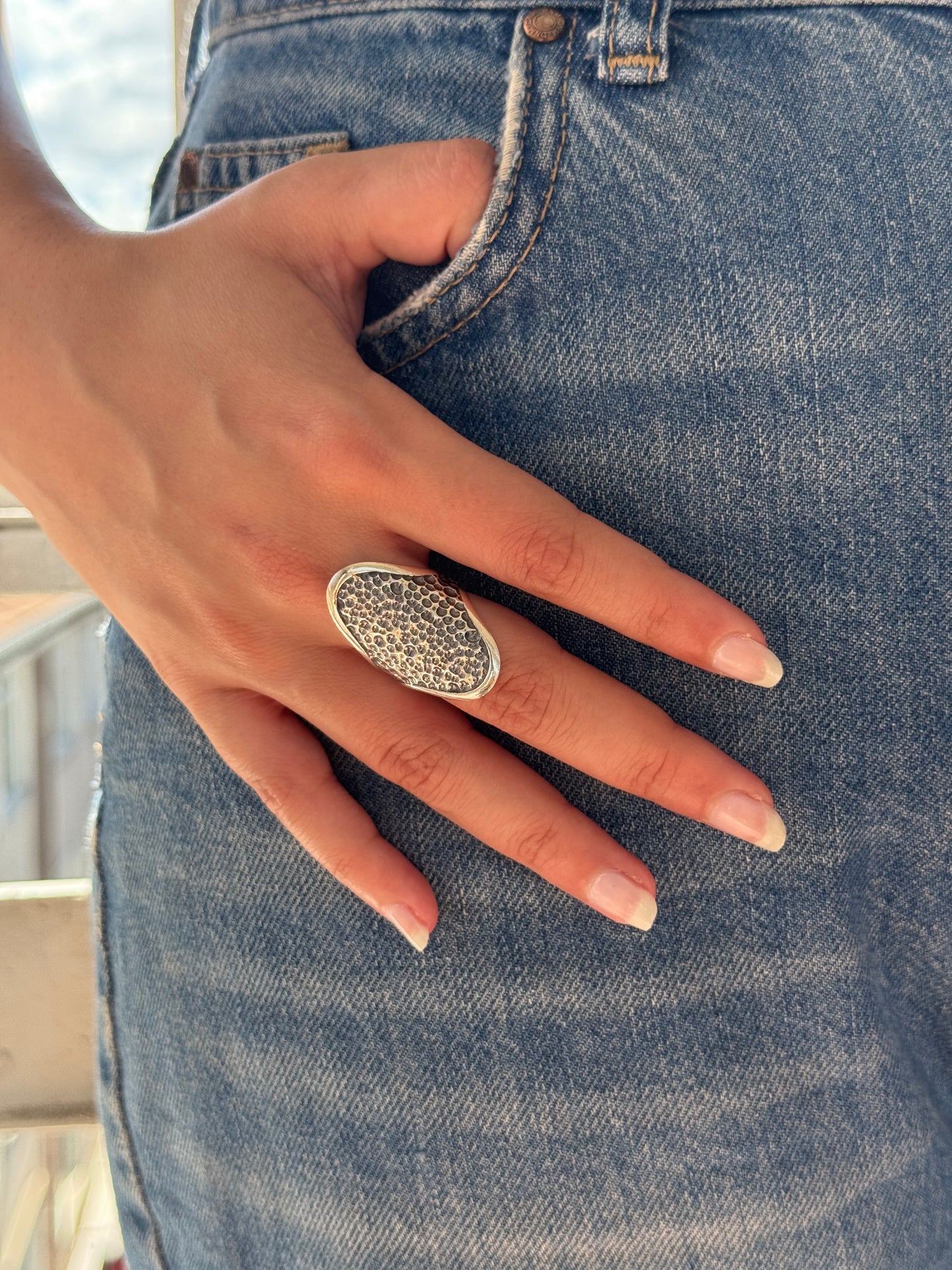 Bague en argent scintillante en nid d'abeille