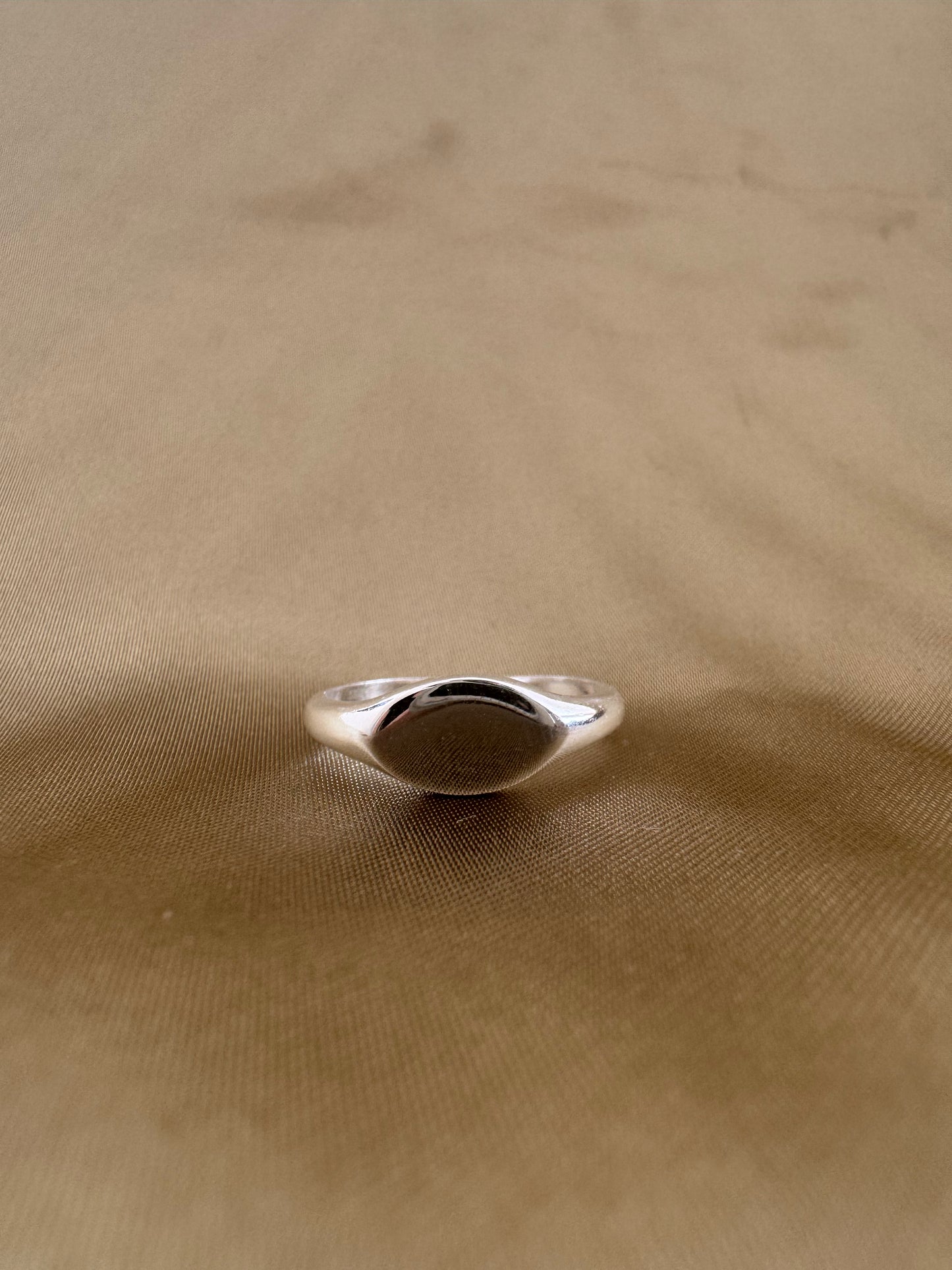 Bague en argent à scintillement silencieux