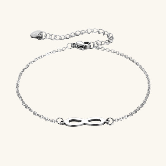 Charm-Armband mit Unendlichkeitssymbol