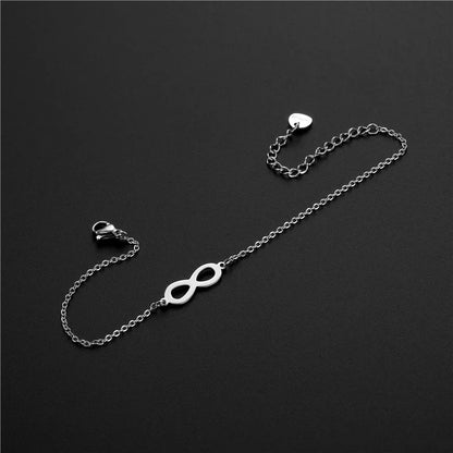 Charm-Armband mit Unendlichkeitssymbol