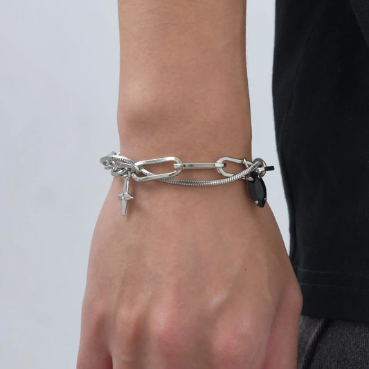 Schlangen- und Büroklammerkettenarmband im Lagenlook