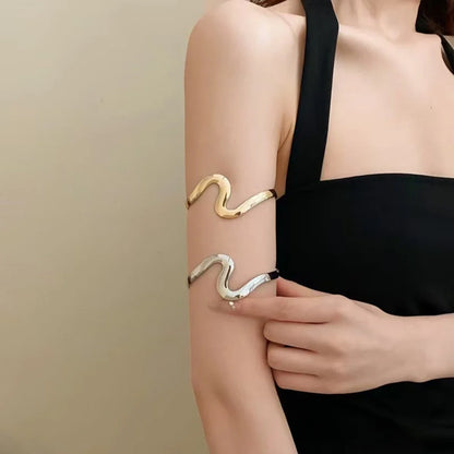 Hypoallergener, goldfarbener klassischer Armreif