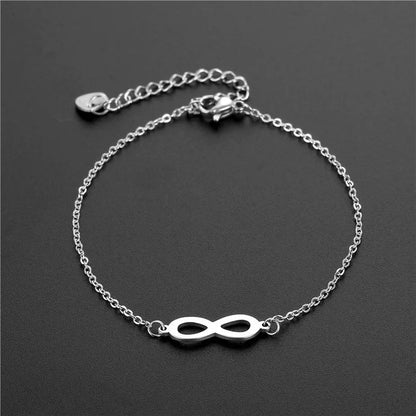 Charm-Armband mit Unendlichkeitssymbol