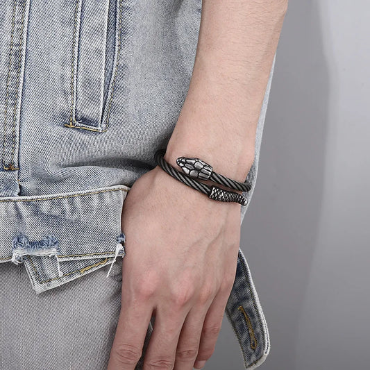 Armreif mit gedrehter Schlangenkette