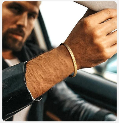 Minimalistischer 5mm C-Cuff Armreif