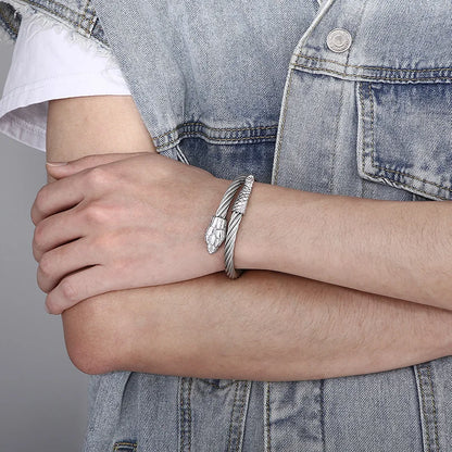 Armreif mit gedrehter Schlangenkette