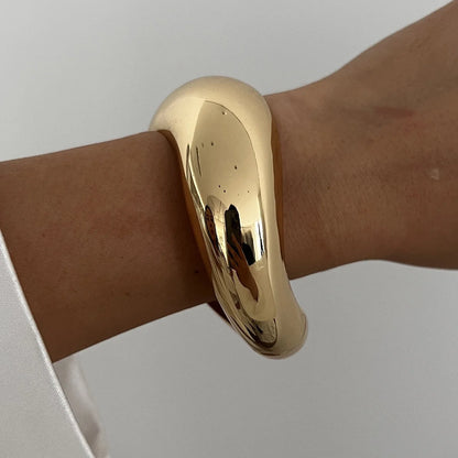 Armreif mit Wassertropfen-Motiv