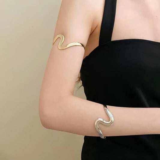 Hypoallergener, goldfarbener klassischer Armreif