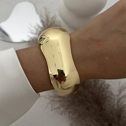 Armreif mit Wassertropfen-Motiv