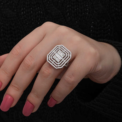 Bague en argent pour femme avec pierre baguette 