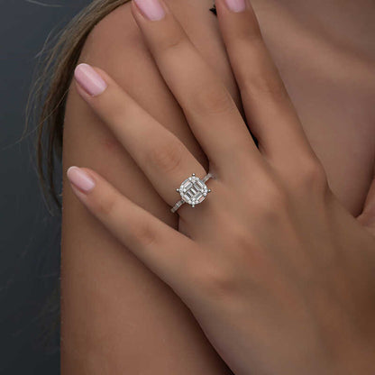 Bague en argent pour femme avec pierre baguette