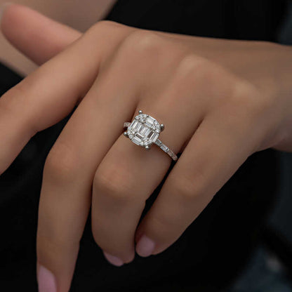 Bague en argent pour femme avec pierre baguette