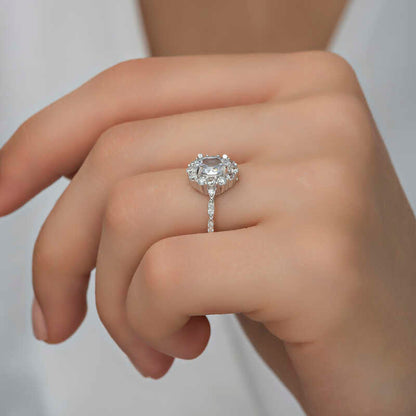 Bague en argent pour femme avec pierre ovale blanche
