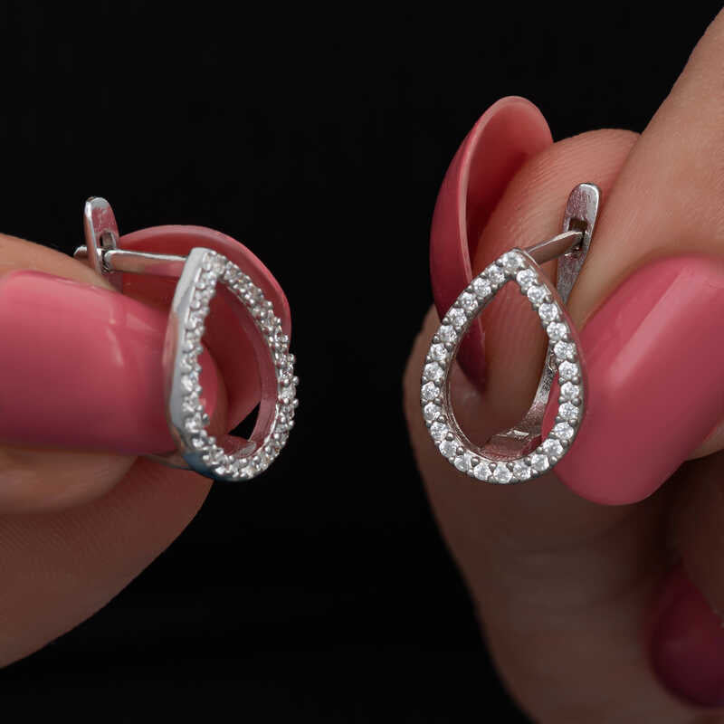 Boucle d'oreille en argent pour femme avec pierre blanche