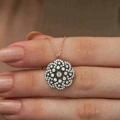 Flower Pattern Diamond Setting Women's Silver Necklace