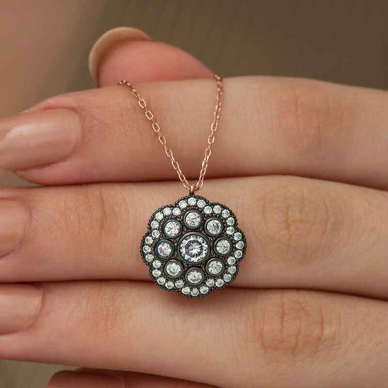 Flower Pattern Diamond Setting Women's Silver Necklace