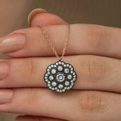 Flower Pattern Diamond Setting Women's Silver Necklace