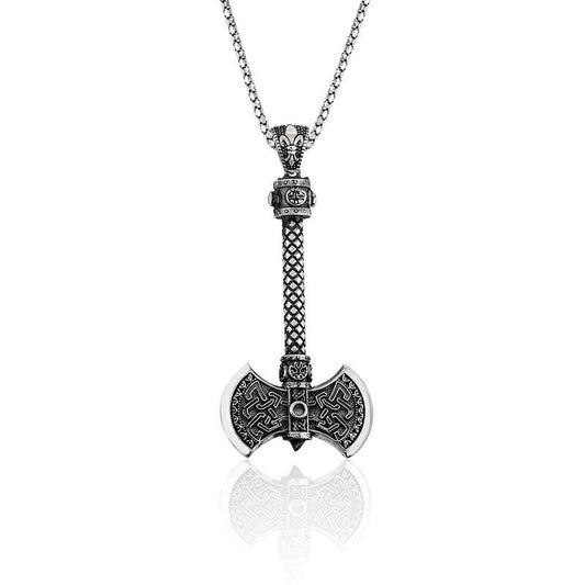 Collier en argent avec hache à deux têtes