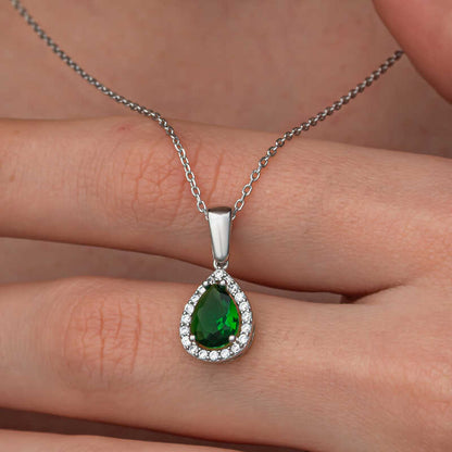 Collier en argent pour femme avec pierre émeraude en forme de goutte