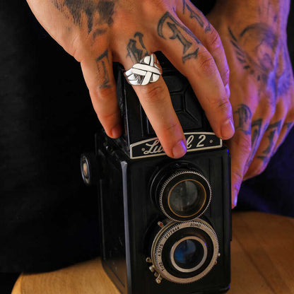 Bague en argent à motifs pour homme