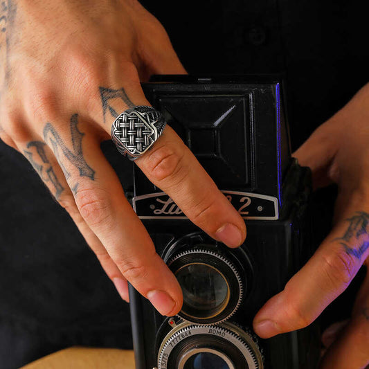 Patterned Men's Silver Ring