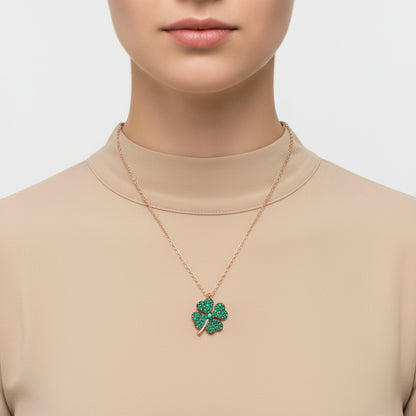 Collier en argent pour femme avec trèfle à quatre feuilles et rose