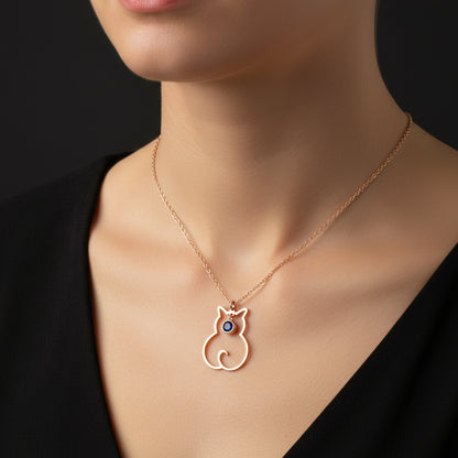 Collier en argent pour femme avec pierre de naissance de septembre et chat