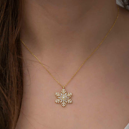 Collier en argent plaqué or avec flocon de neige