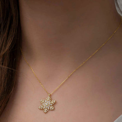 Collier en argent plaqué or avec flocon de neige