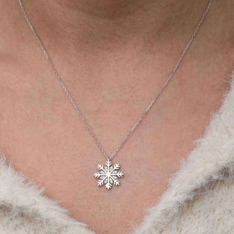 Snowflake Women's Silver Pendant