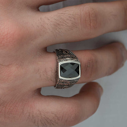 Bague en argent pour homme avec motif de pierre taillée