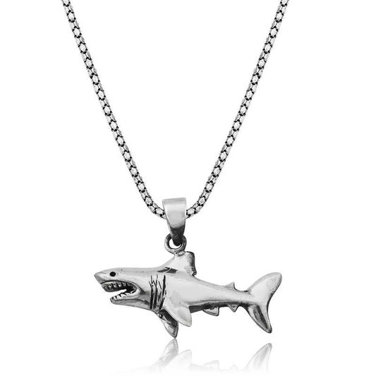 Collier en argent avec pendentif requin