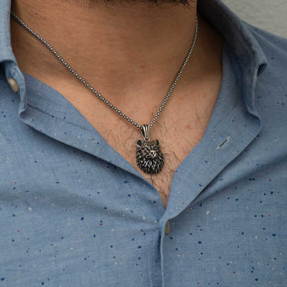 Collier en argent avec tête de loup