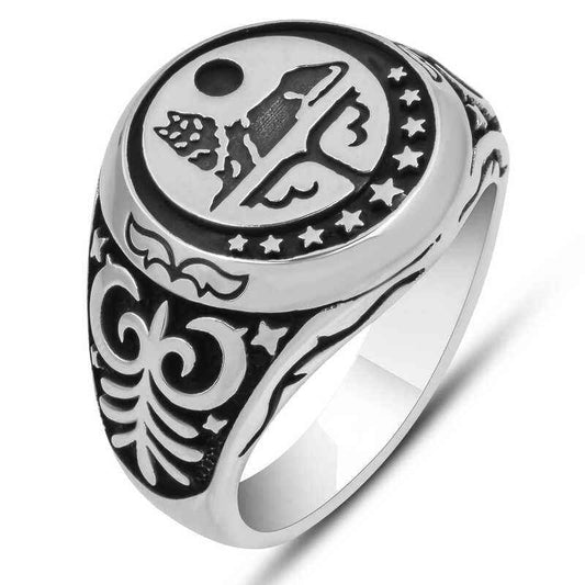 Wolf Motif Men's Silver Ring