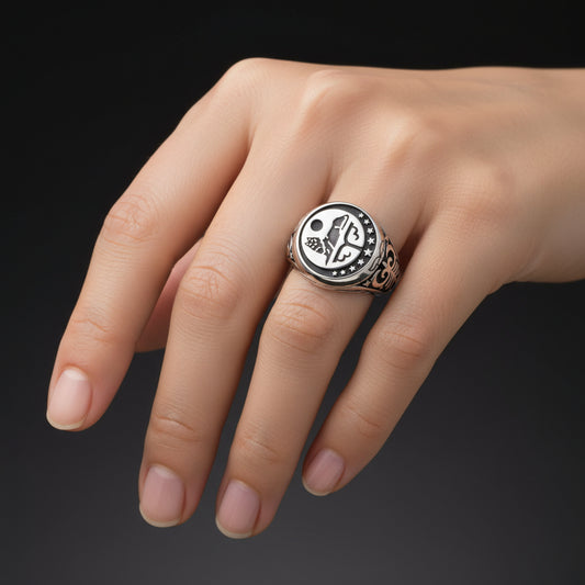 Wolf Motif Men's Silver Ring