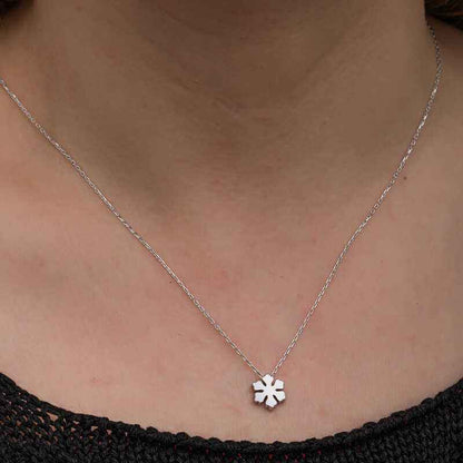 Minimal Snowflake Women's Silver Necklace