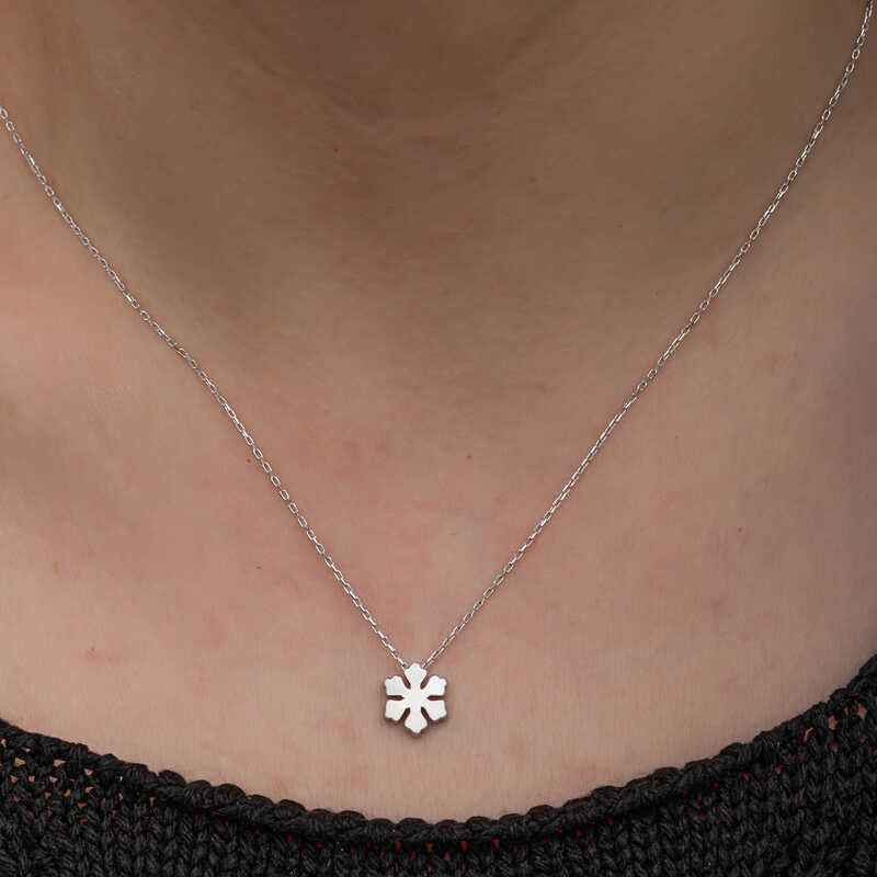 Minimal Snowflake Women's Silver Necklace