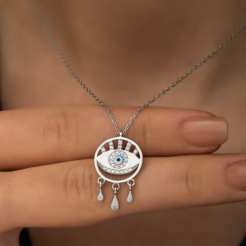 Collier pendentif en argent contre le mauvais œil