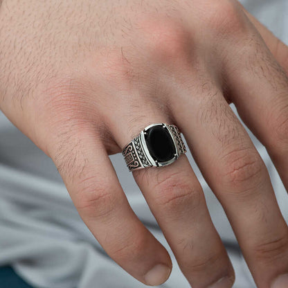 Herren-Silberring mit geflochtenem Onyx-Steinmuster
