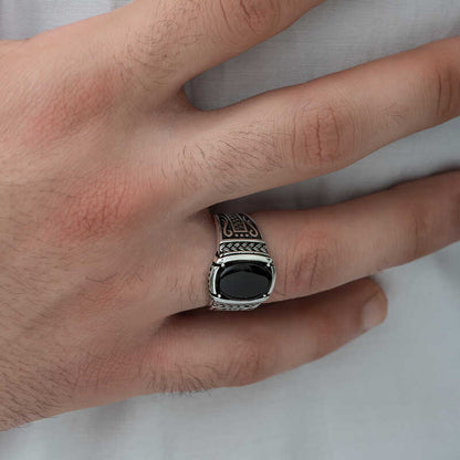 Herren-Silberring mit geflochtenem Onyx-Steinmuster