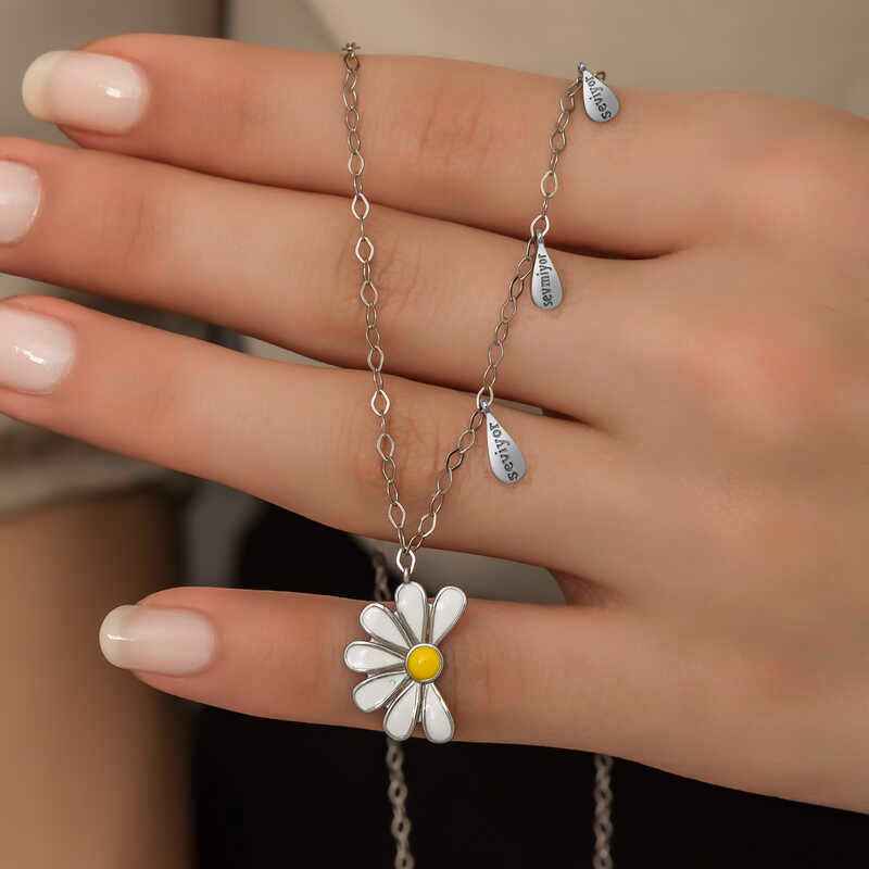 Rhodium-Plated Daisy "He Loves Me, He Loves Me Not" Women's Silver Necklace