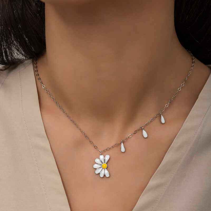 Rhodium-Plated Daisy "He Loves Me, He Loves Me Not" Women's Silver Necklace