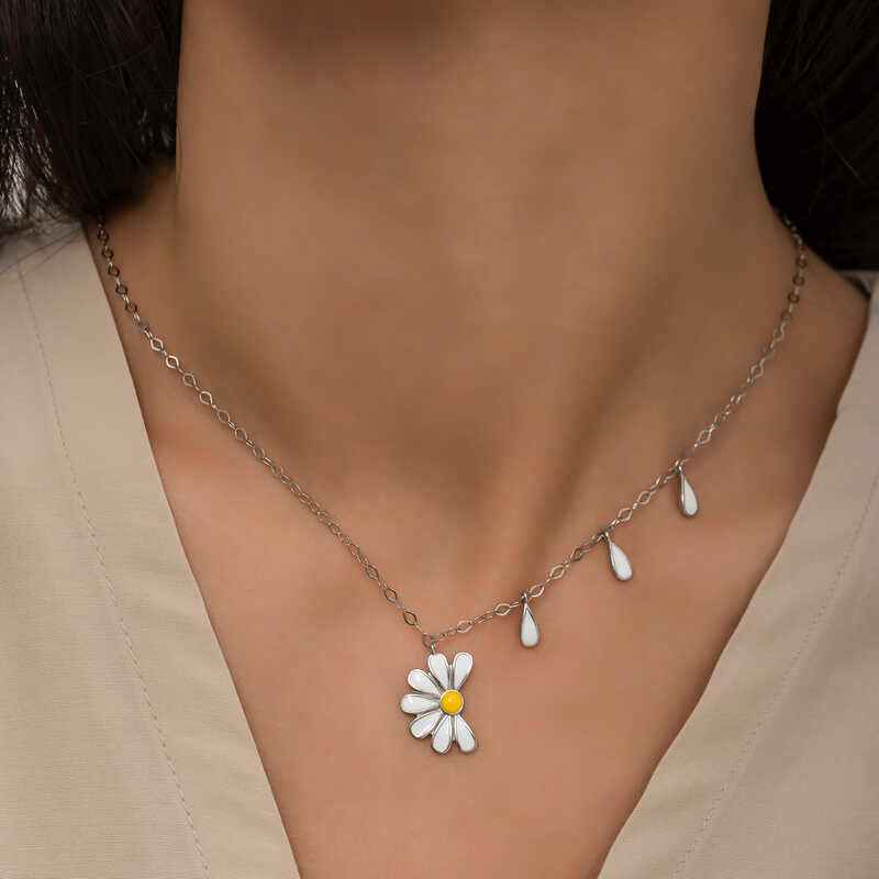 Rhodium-Plated Daisy "He Loves Me, He Loves Me Not" Women's Silver Necklace