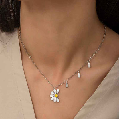 Rhodium Plated Daisy "He Loves Me, He Loves Me Not" Women's Silver Necklace