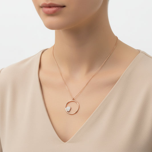 Collier en argent plaqué rose avec boucle détaillée en forme de cœur