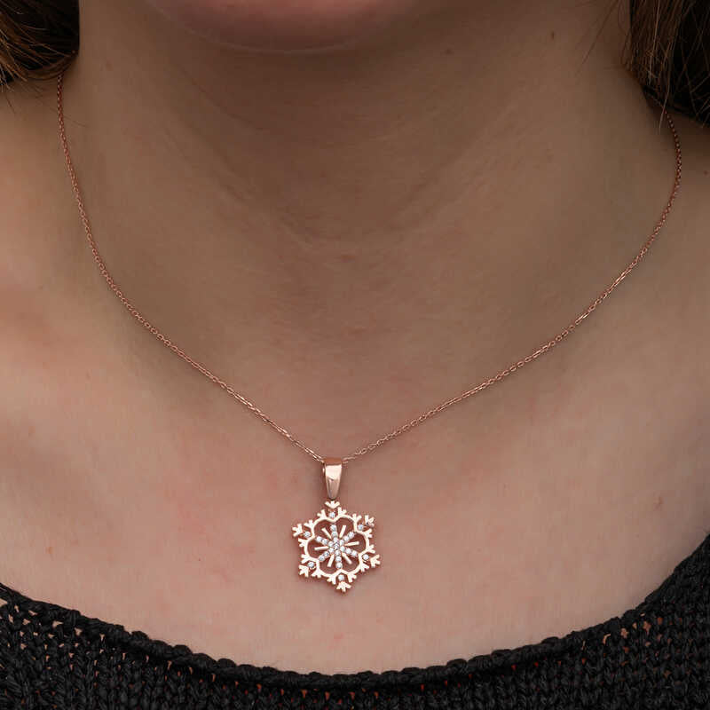 Collier en argent plaqué or rose avec flocon de neige pour femme
